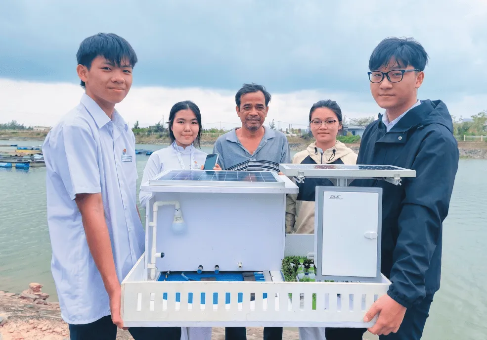 Học sinh Đà Nẵng ứng dụng IoT và biofloc hỗ trợ số hóa nghề nuôi tôm